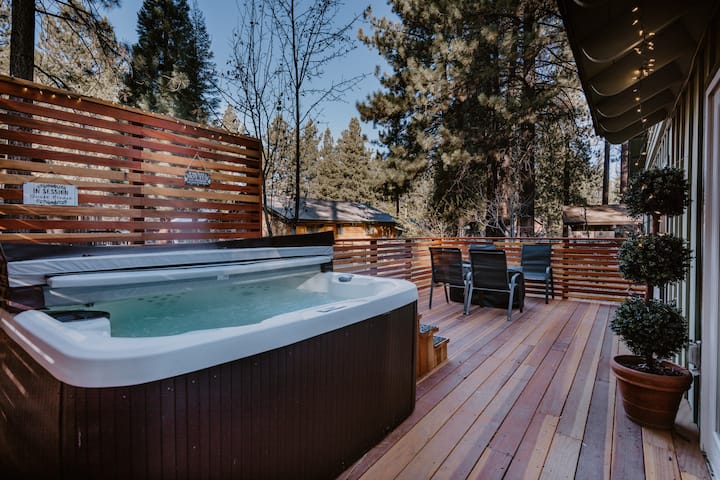 LOG CHUTE CABIN | SNOW SUMMIT · 3 bedrooms · 5 beds · 2.5 baths thumbnail