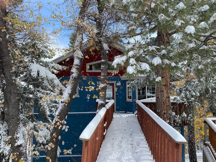 THE TREE HOUSE | MOONRIDGE | 2 bedrooms · 3 beds · 2.5 baths thumbnail