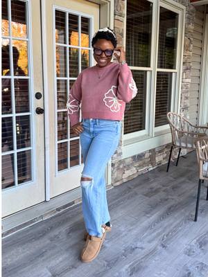 This might be my favorite fall #ootd for comfort and cuteness 🍂✨ I wore this on our cozy mountain drive and felt SO comf