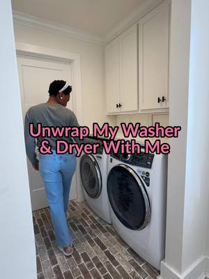 Suddenly I care way too much about washing towels 😅🧺 This hallway laundry nook is finally coming together and I linked t