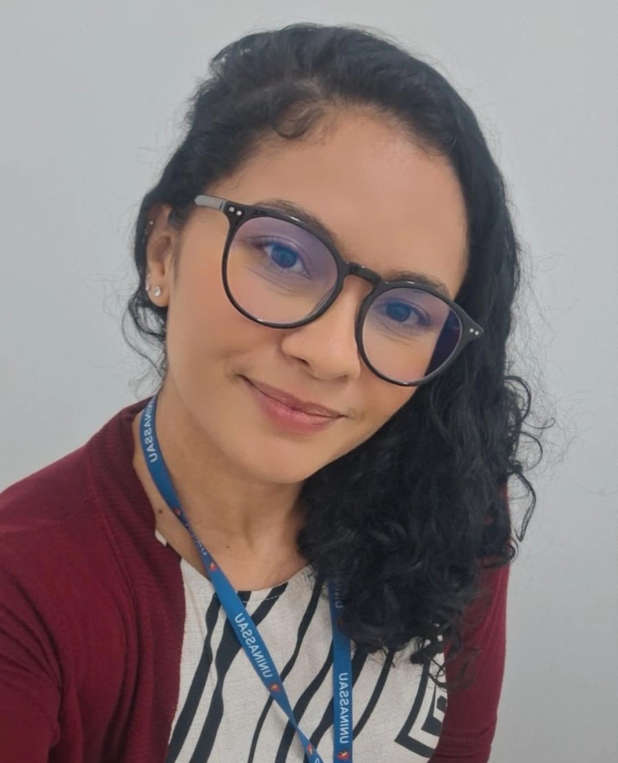 Prazer, sou a Aline! thumbnail