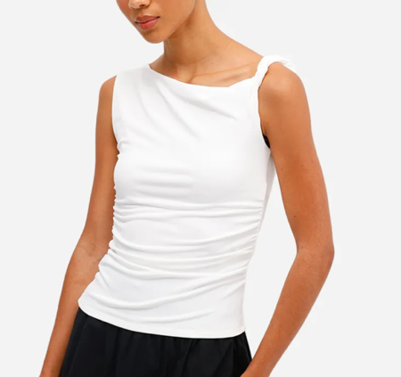 Blusa assimétrica branca  thumbnail