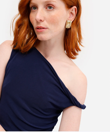 Blusa assimétrica azul  thumbnail