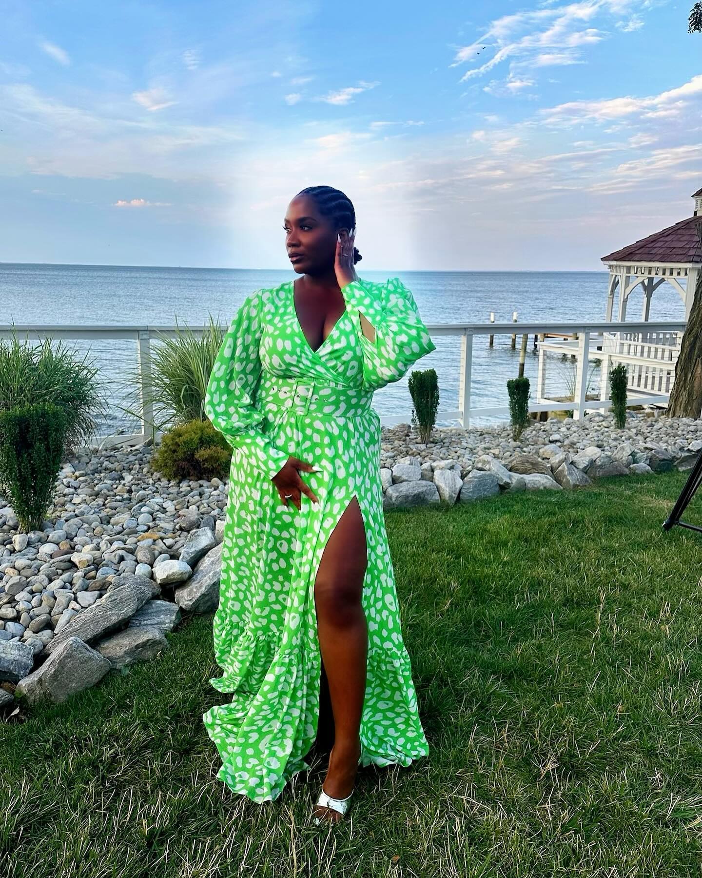 💚 

Dress: @hanifaofficial #hanifa 

#weddingguest #vibes