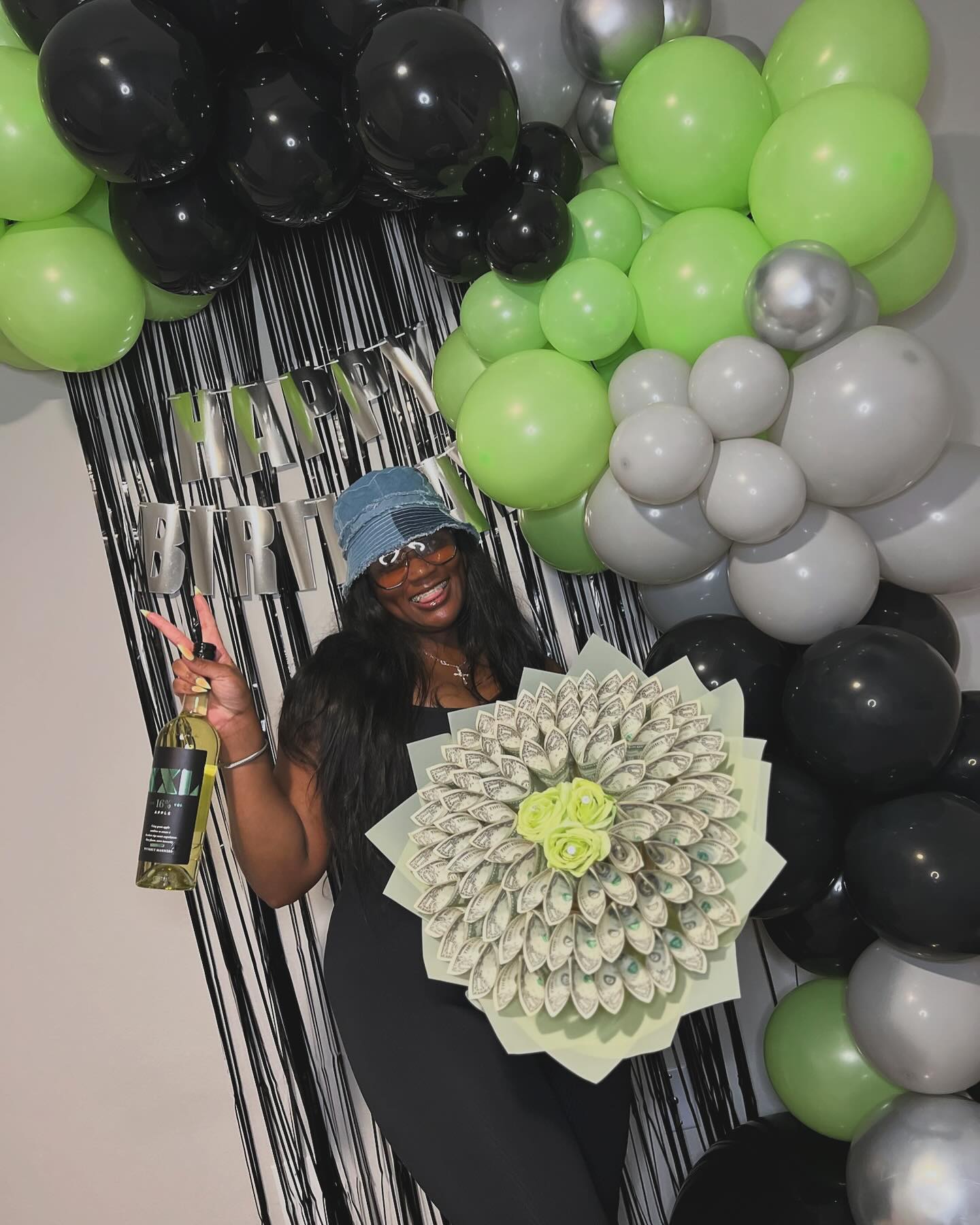 So I had a Kinda Surprise Kickback! It’s super hard to surprise me but my Babe definitely got it done!! It was lit!!!! 💚
