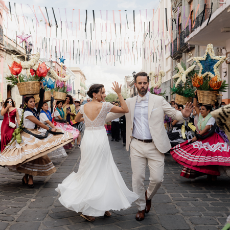 An Enchanting Oaxaca Wedding with Vibrant Calenda Parade thumbnail