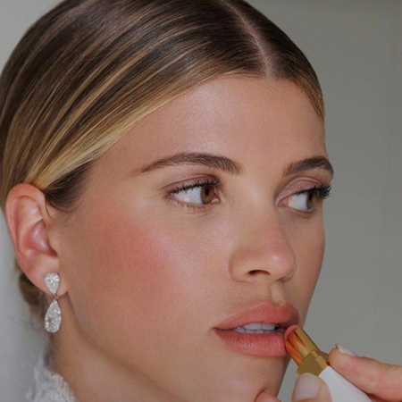 14 Celebrity-Inspired Wedding Makeup Looks thumbnail