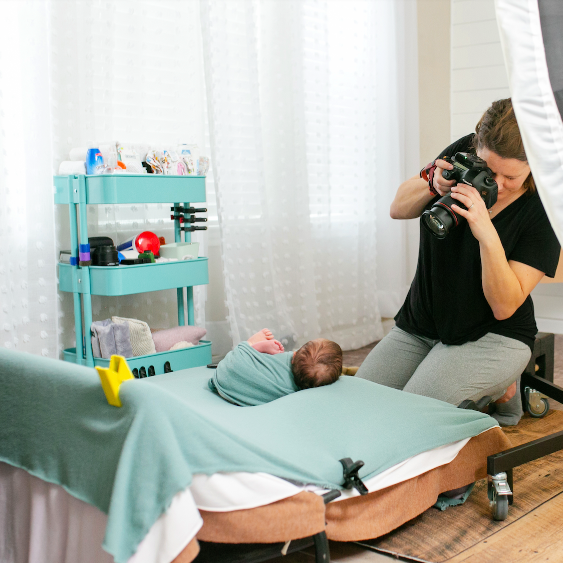 FREE TUTORIAL: My insanely simple backdrop stand (for the dog bed!) thumbnail