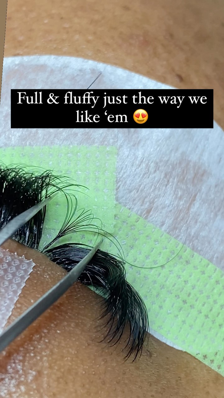 What’s a volume set without fluffy wide fans??? 

Set: Volume Babydoll
Length: 11-17mm (long)
•
We have now live to our 