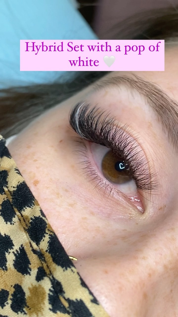 Add a pop of color to your next set for the holidays! 🎄
•
Check out which colors we have in stock at your next appointme