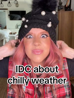 Cold weather hit SWFL again and many other places 🥶🌴 but we’re not sacrificing style! Layer up with a chic vest, comfy s