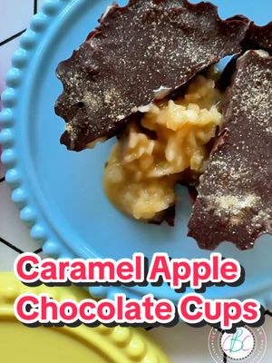 A gooey 4 ingredient dessert that is EASY and DELICIOUS #easyrecipe #easydessert #caramel #caramelapple #apple #chocolat