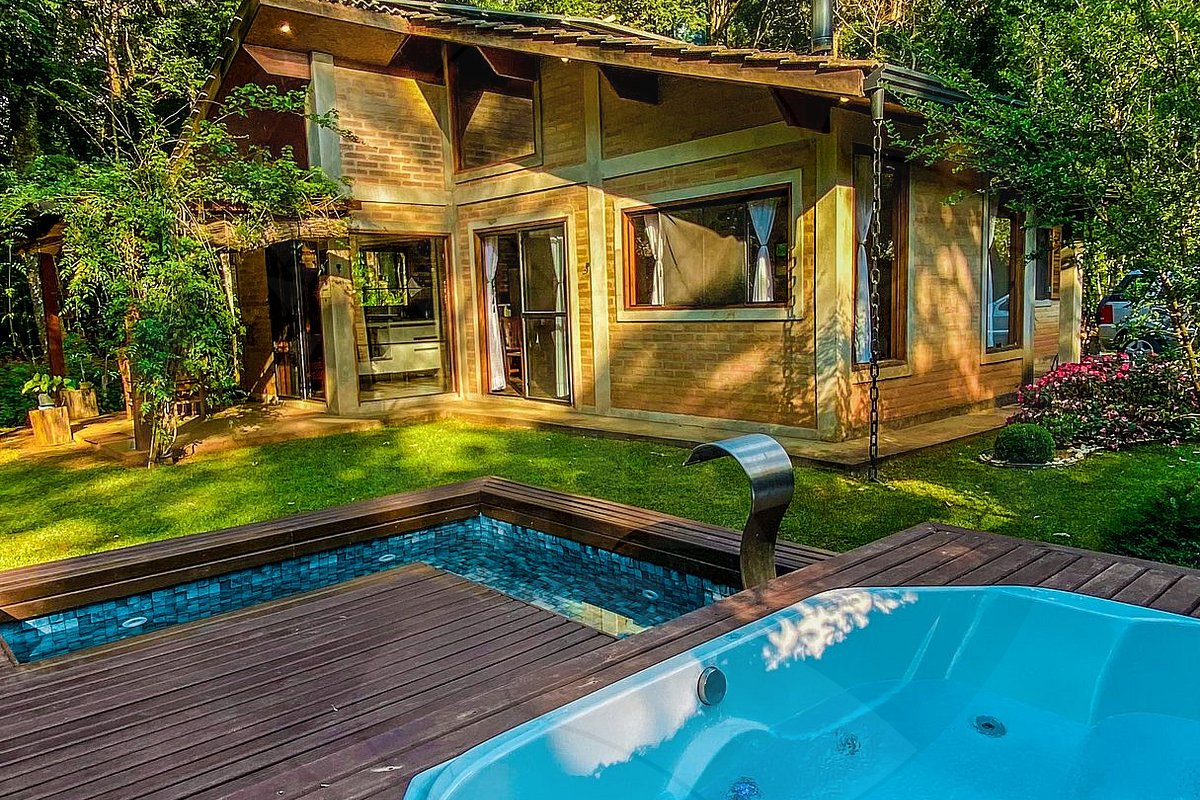 Refúgio na Serra da Cantareira · Hidromassagem · Lareira thumbnail