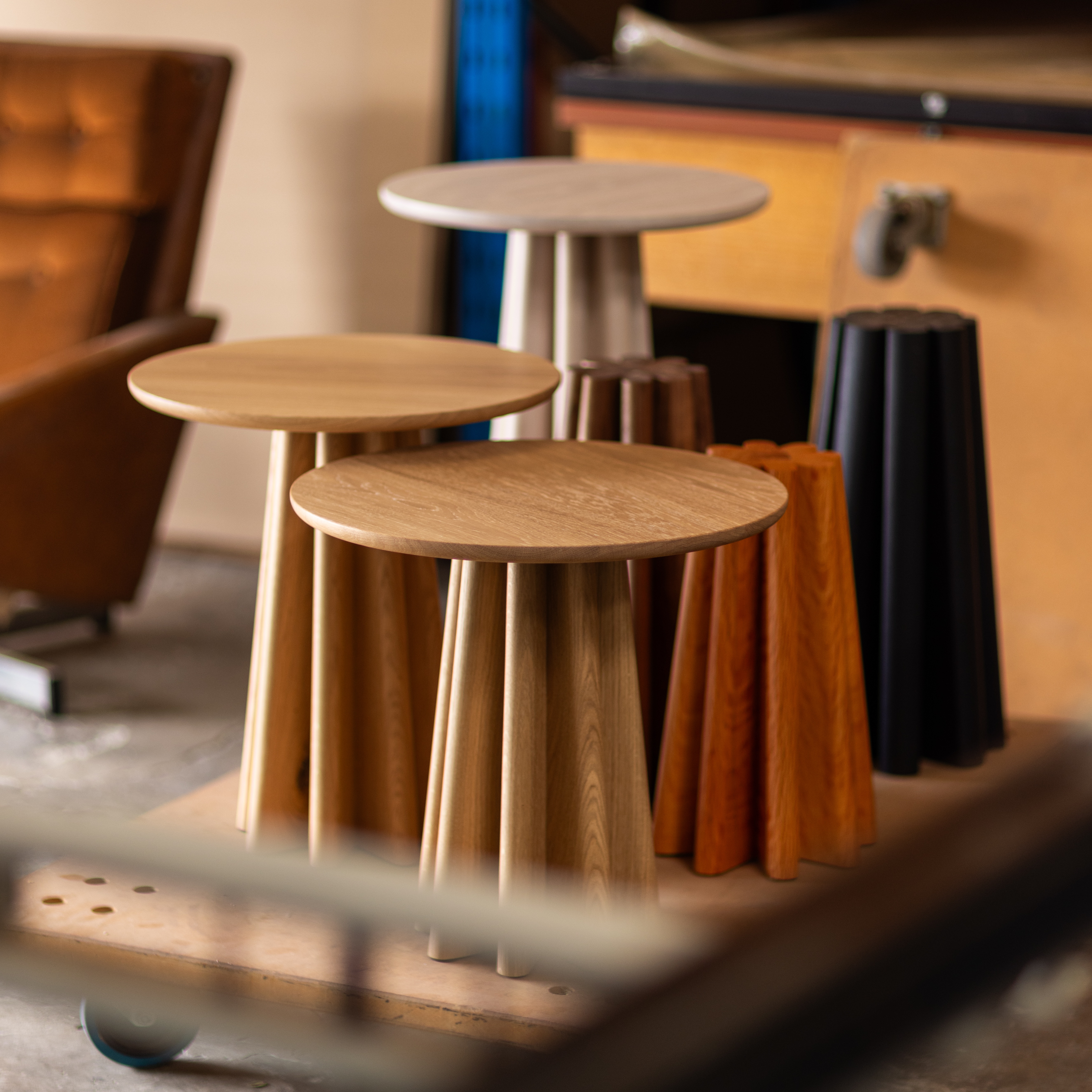 Skirt side table thumbnail