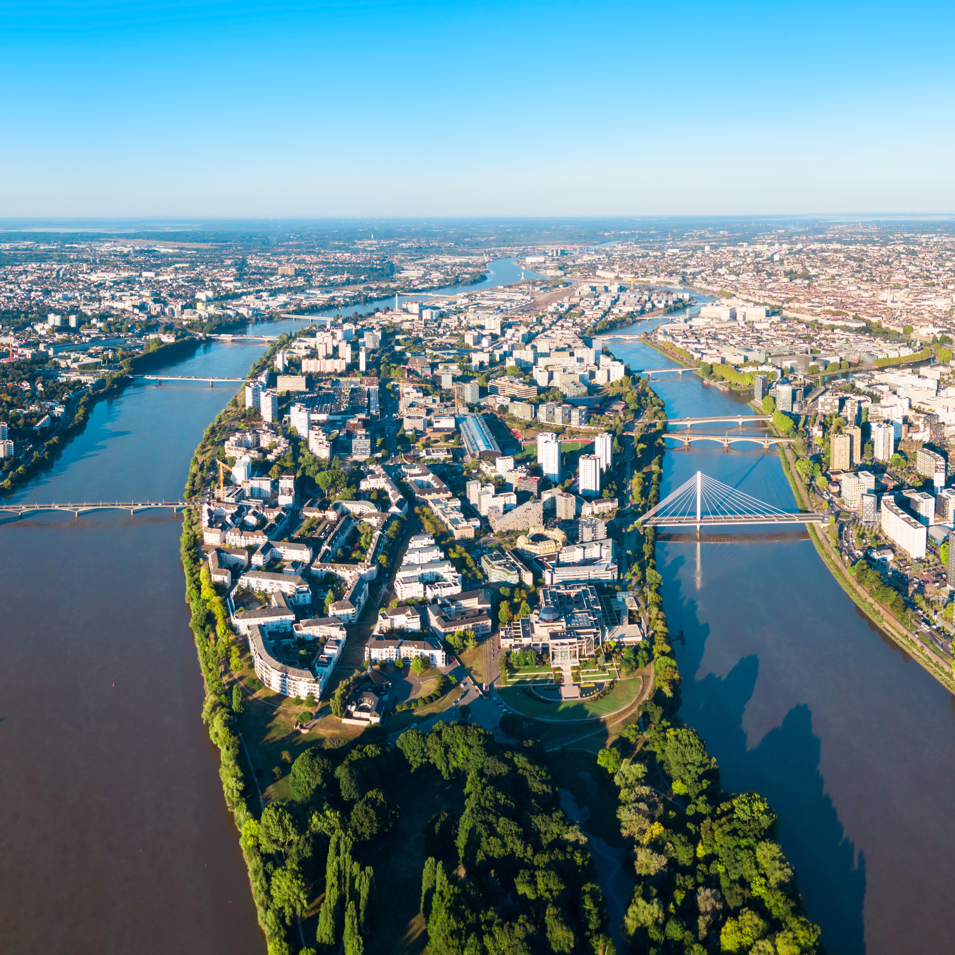 Rejoins-nous à Nantes thumbnail