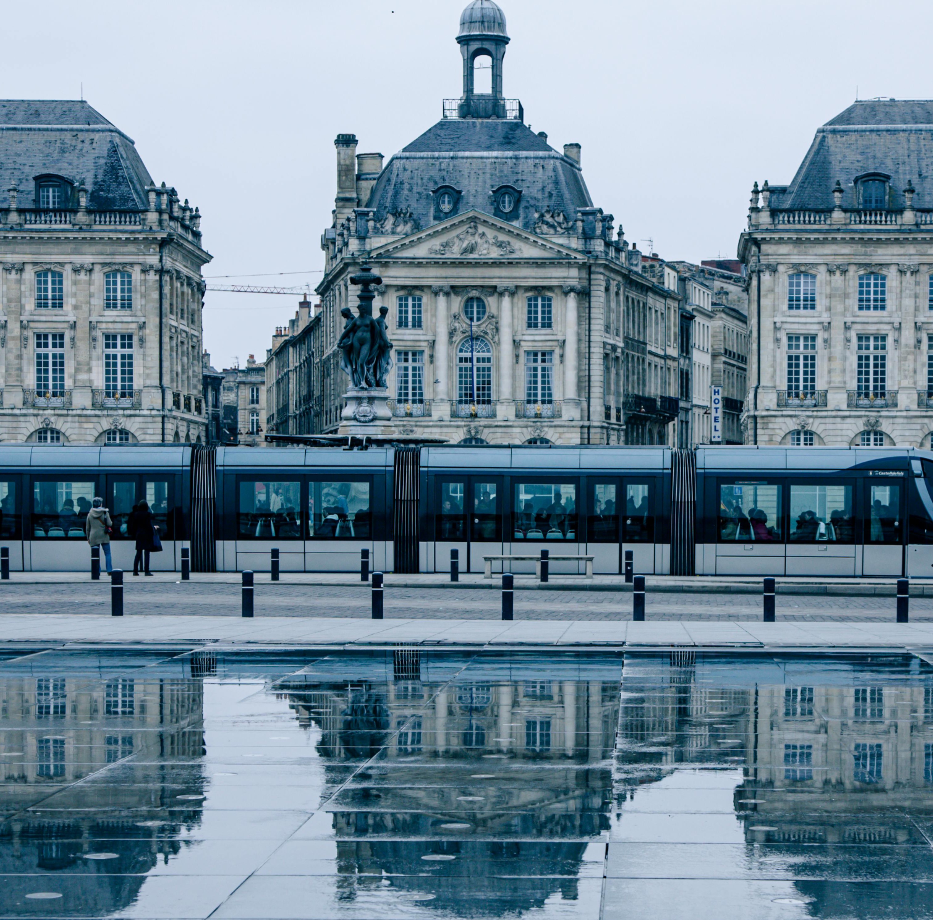 Rejoins-nous à Bordeaux  thumbnail
