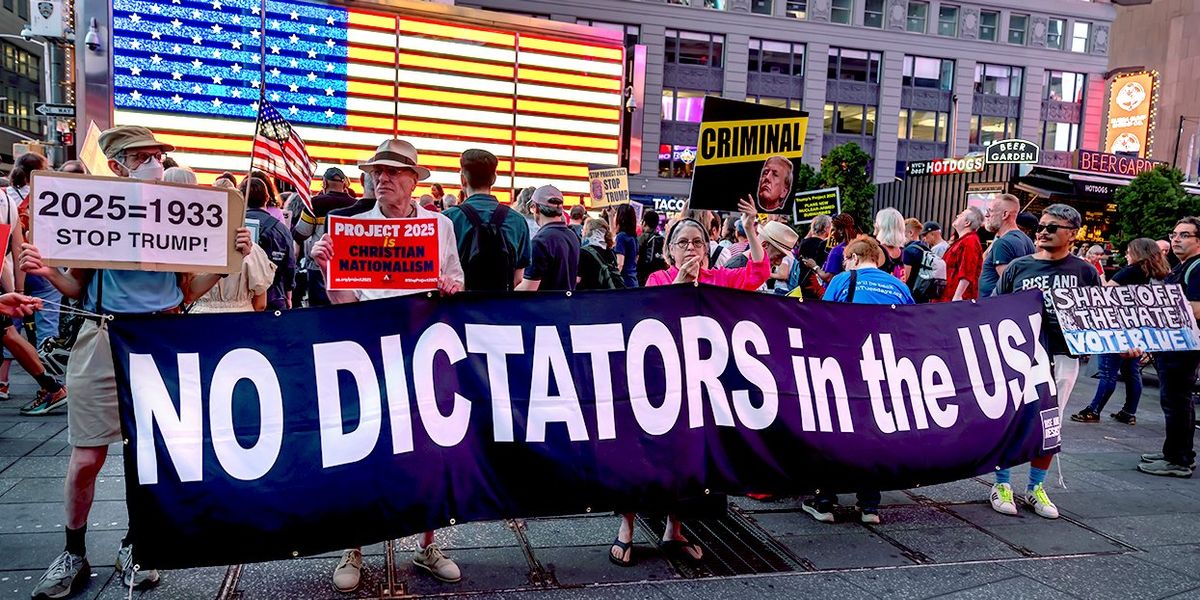 Here are 26 organizations fighting Donald Trump that you can donate to thumbnail