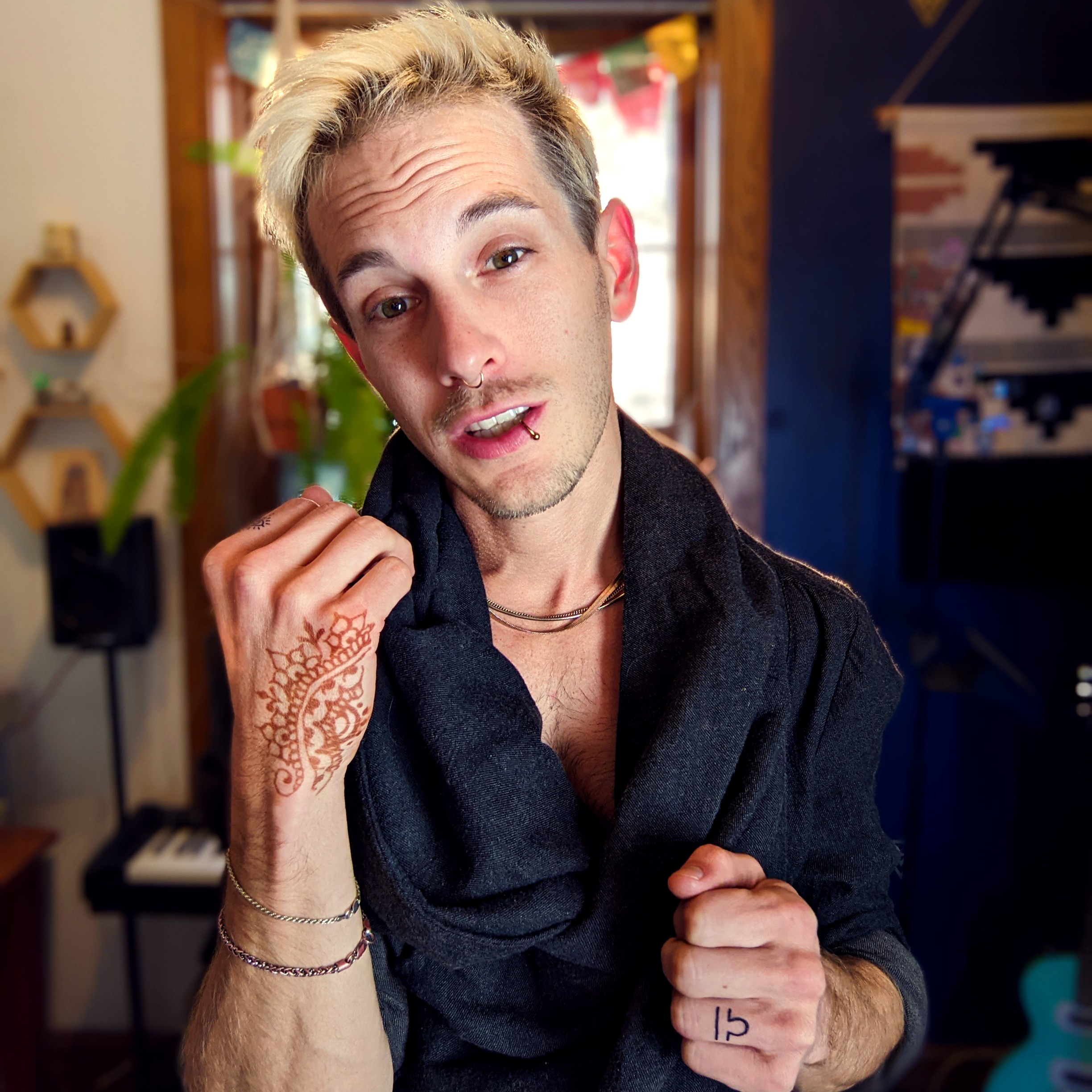 ✨Book A Tarot Reading✨ thumbnail