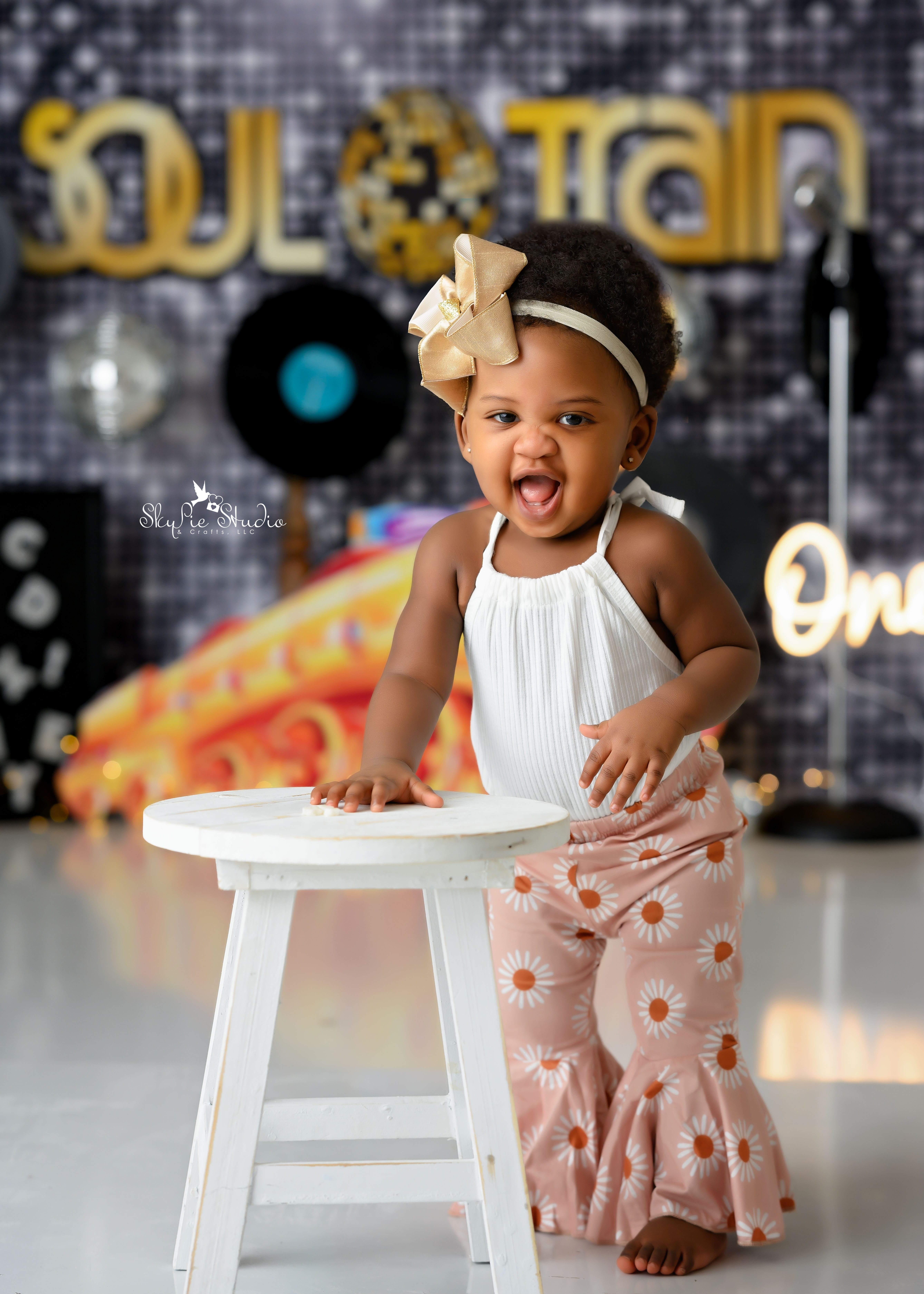  Cake Smash Session: For One Year Old Only thumbnail