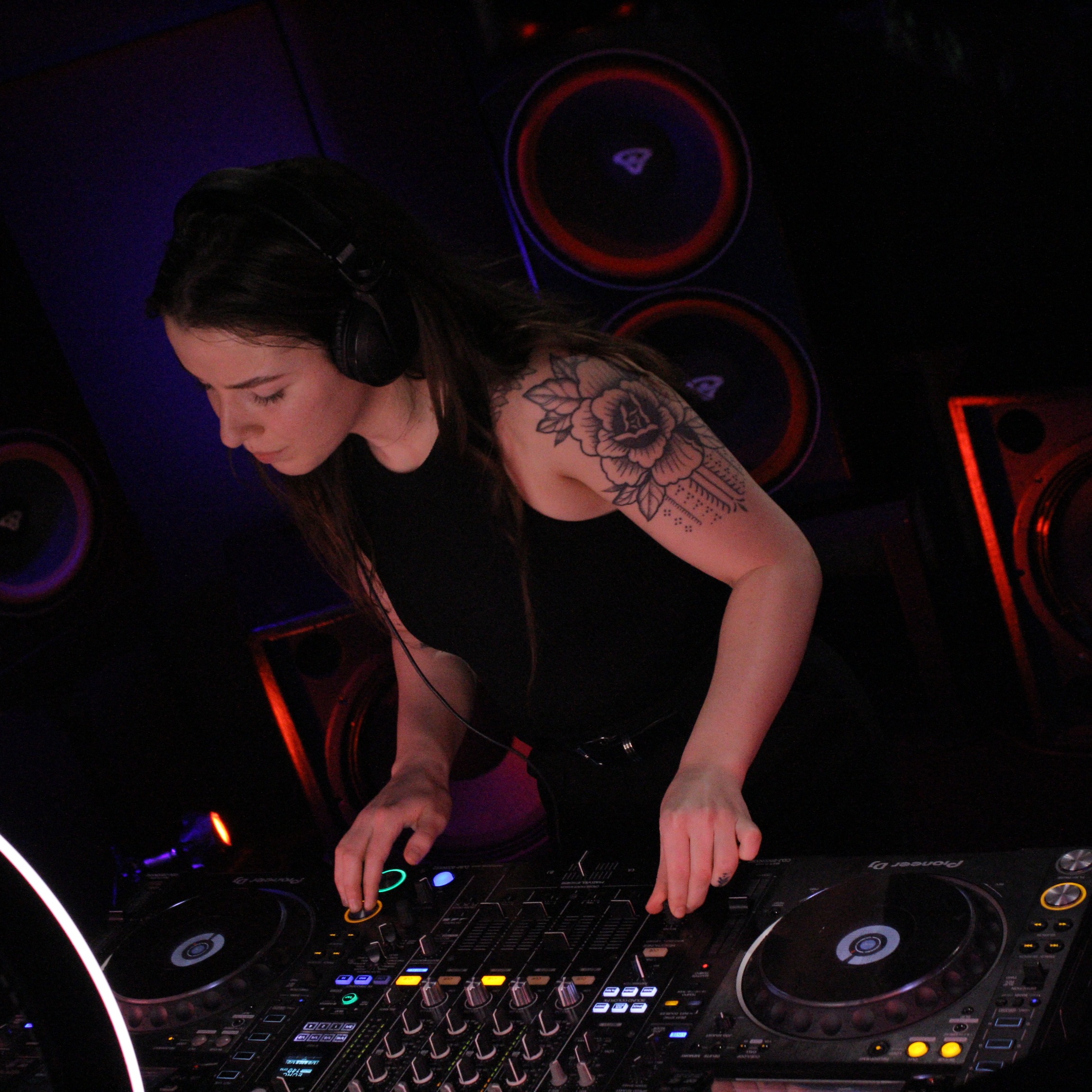 NÁYA Stuts Live Techno Mix thumbnail