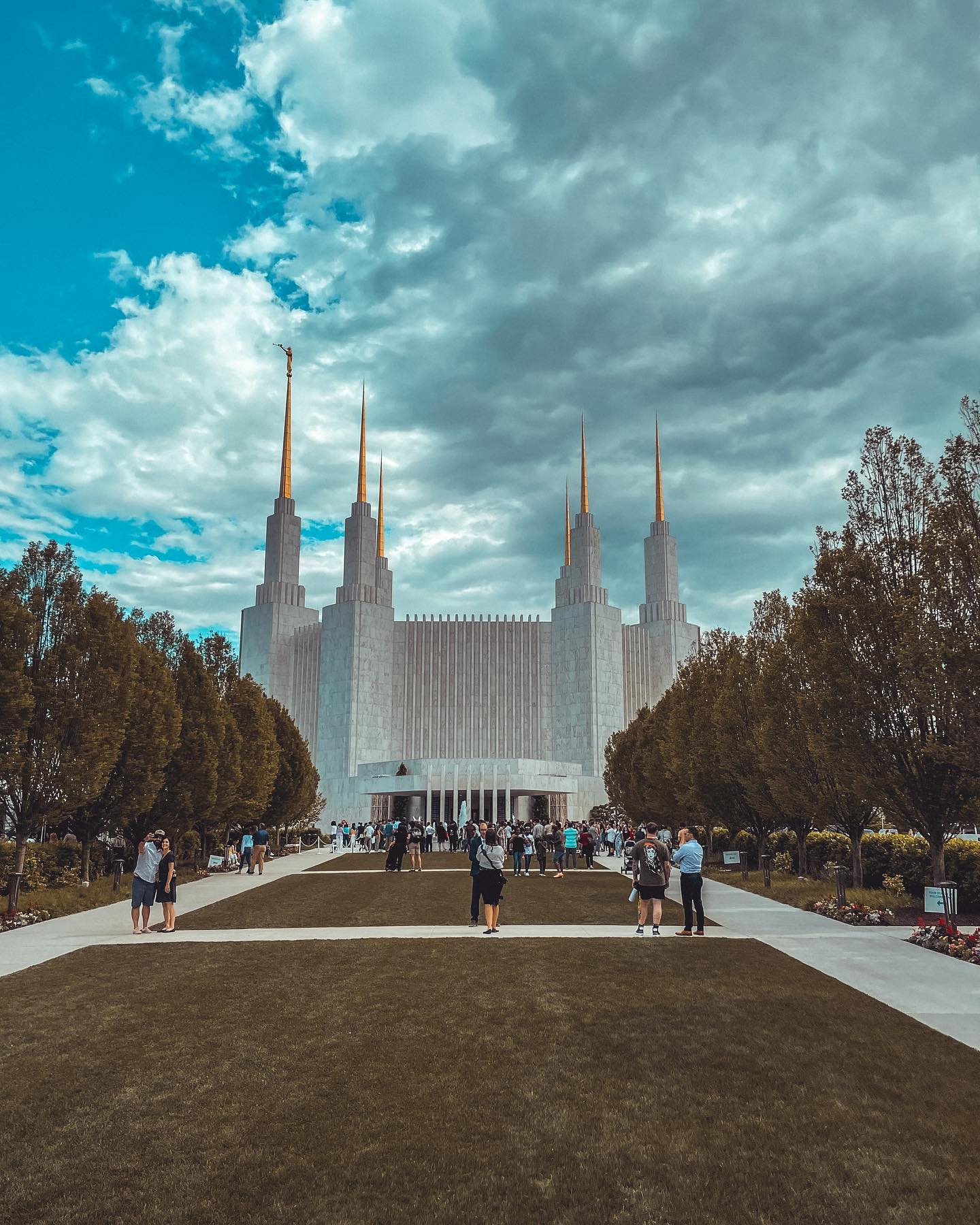 The Washington Dc Temple
@lightroom
@apple
💾 Do you like what you see?
make sure you SAVE it, LIKE IT and SHARE it