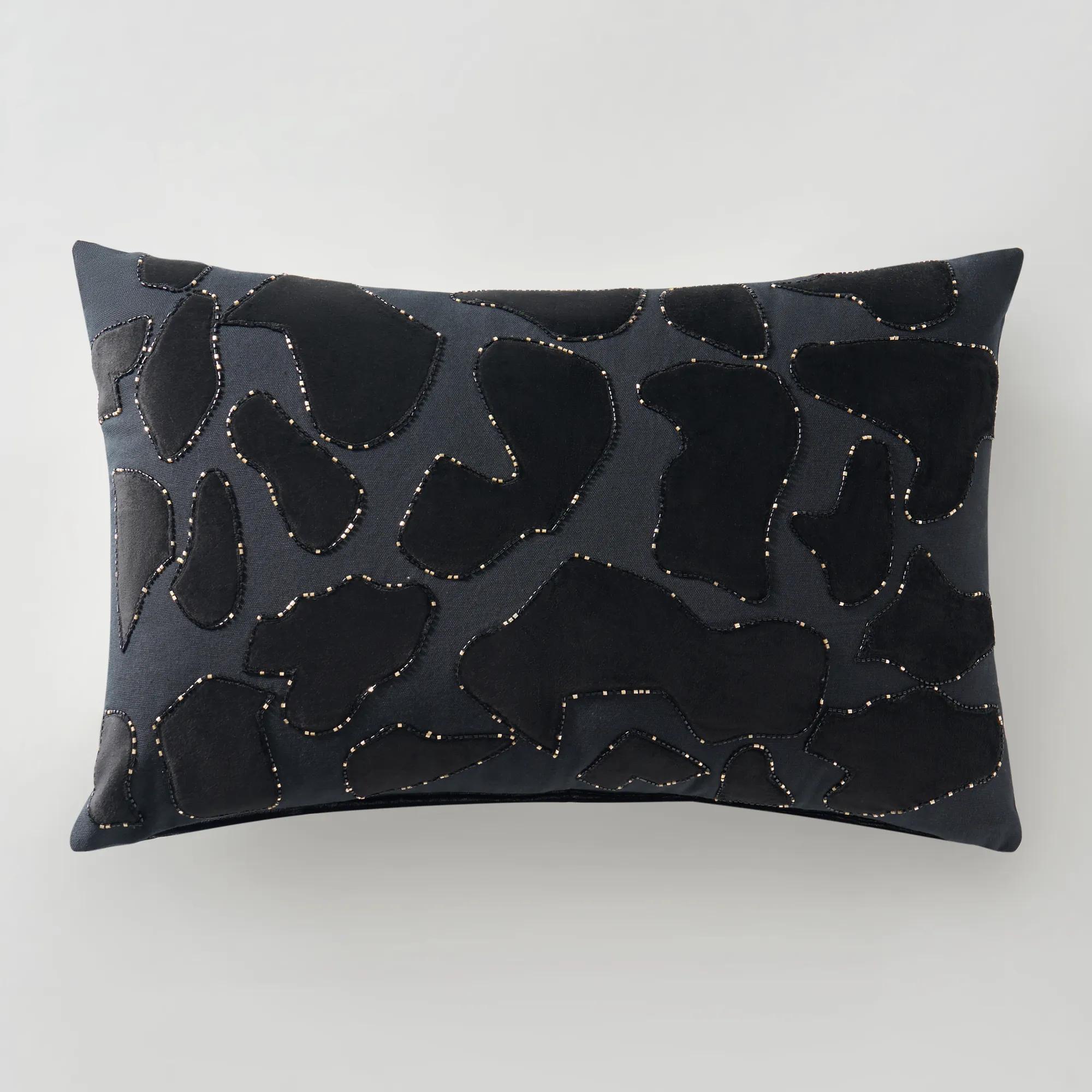 Wylder Lumbar 14" x 22" - Black thumbnail