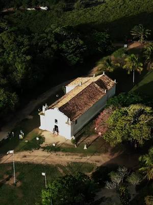 Já sabe como é se casar na Igreja do quadrado de Trancoso?  Essa foi a cerimonia religiosa da Jhade e Felipe!  A igreja 
