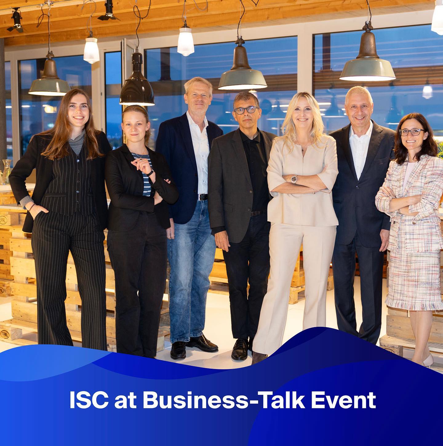 🌟 Recap of the "Business-Talk" Event! 🌟

Our amazing team members, Karin (team Switzerland) and Sophia (one of our Heads