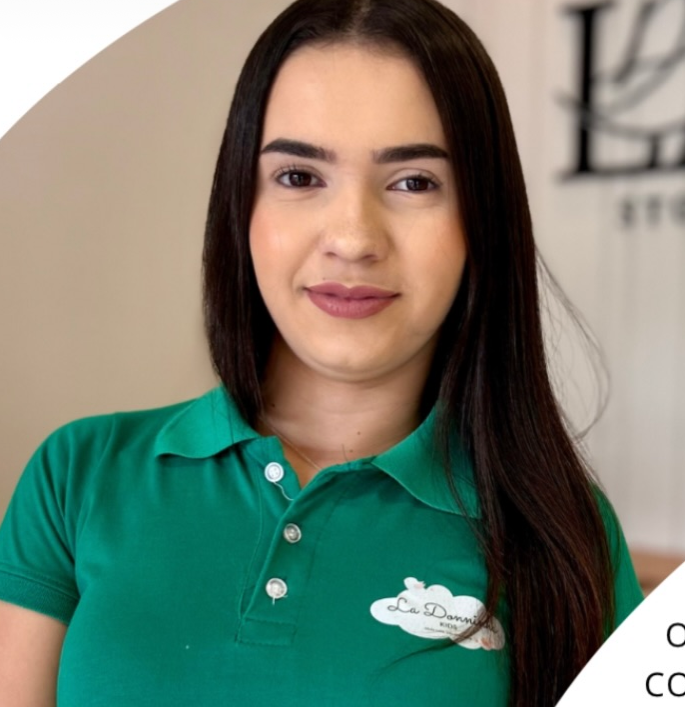 Ana Clara consultora de vendas  thumbnail