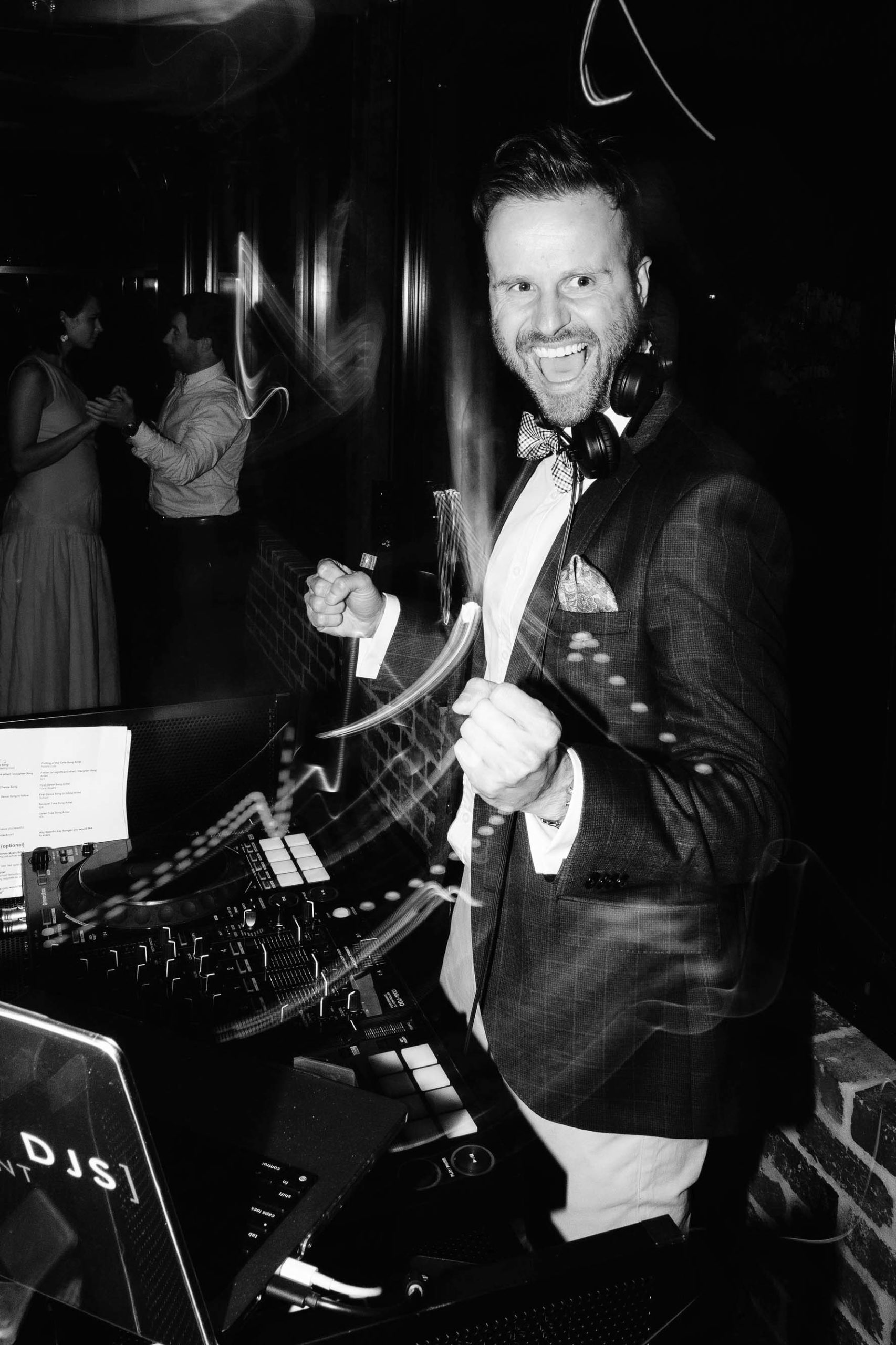 Top 19 Wedding Entertainers of 2024 thumbnail