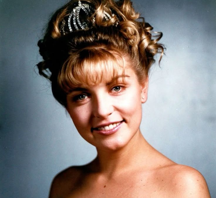 If you’re a woman, kill yourself before you’re 35: the Laura Palmer Effect thumbnail