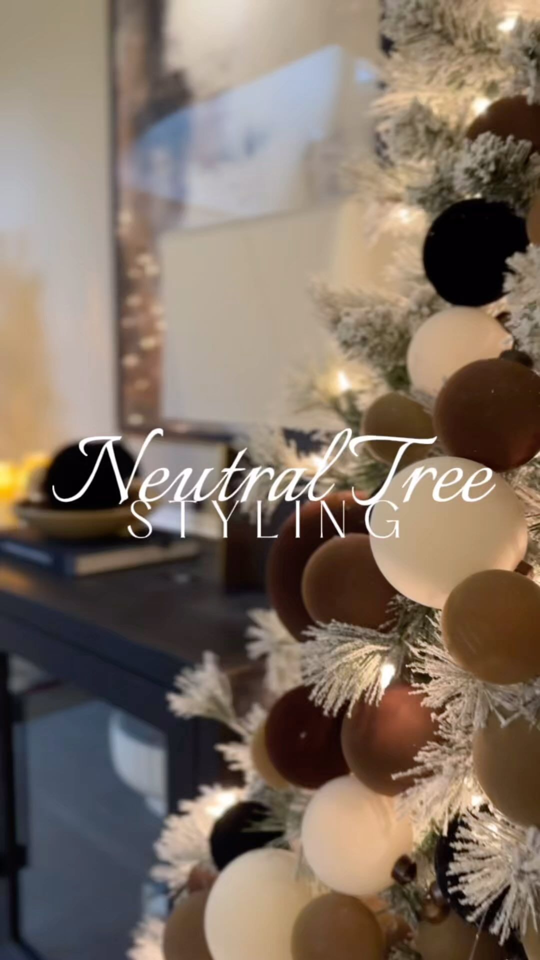 🤎 Neutral Christmas Tree Decor - for these flocked trees in the dining room, I drew inspiration from the neutral abstrac