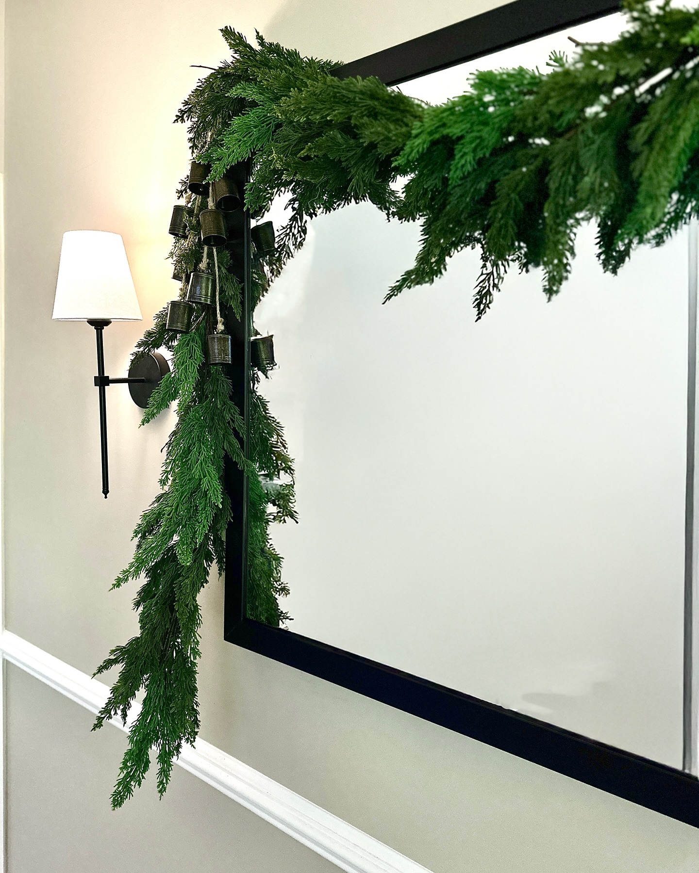 Elevate your holiday decor with realistic and lifelike winter and holiday garlands from @afloral ✨ #ad

👉🏼Comment GARLAN