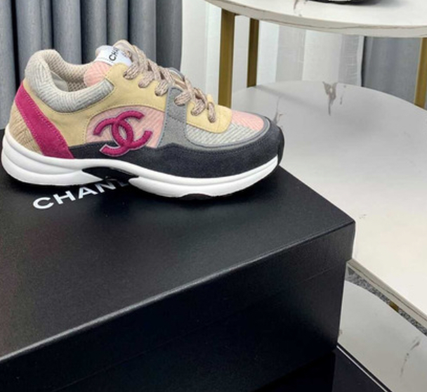 Chanel Sneakers thumbnail