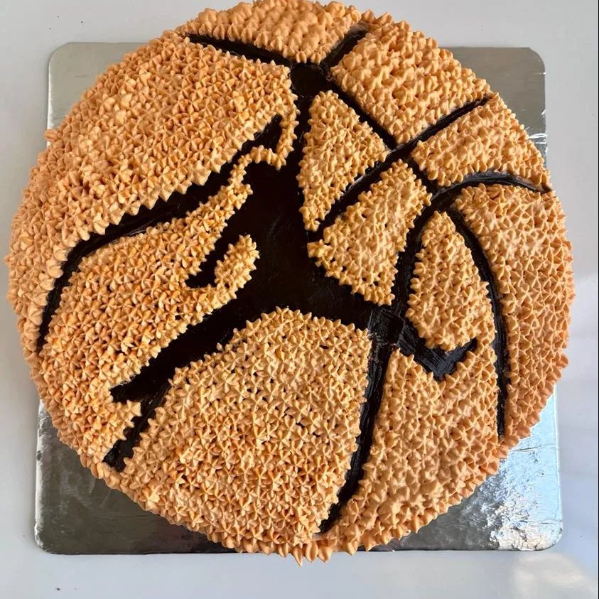 Cake for a 'basketball'. A chocolate cake with drooling chocolate mousse filling and whip cream frosting. #paarisbakes #