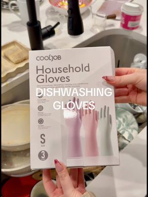 I just found the cutest dishwashing gloves on Amazon! 🧽✨ Check the link in my bio to grab yours 🎀💖 #amazonfinds #amazonm