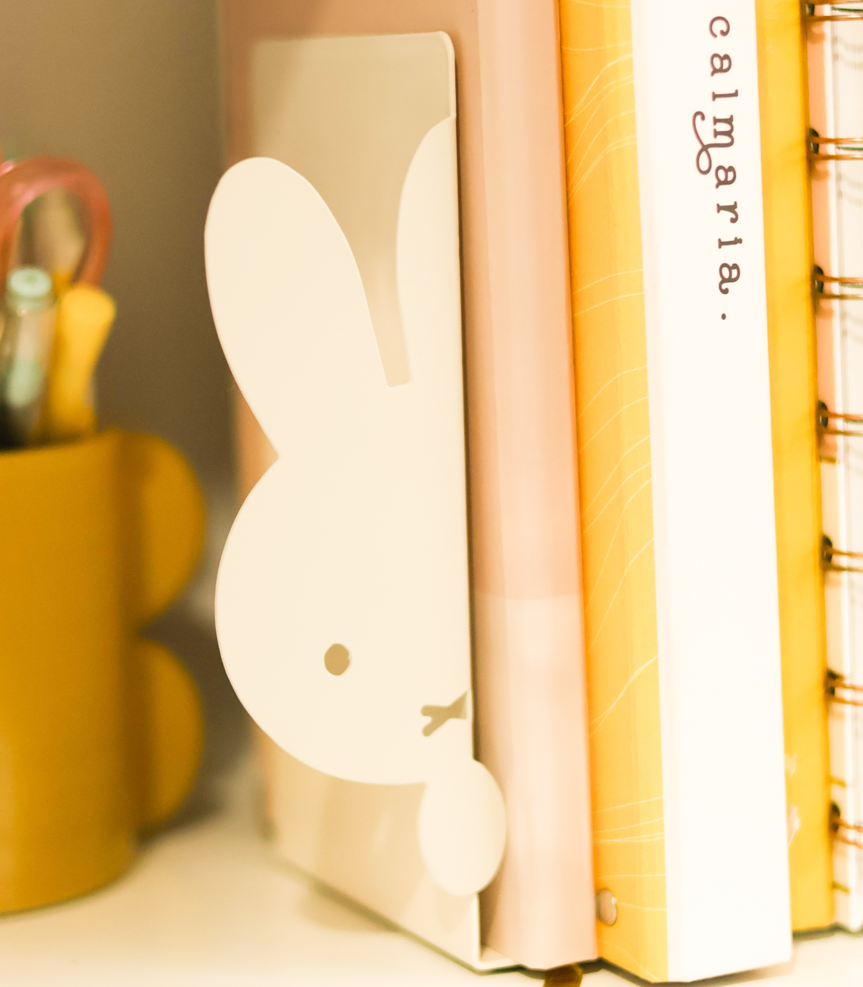 Aparador de livros Miffy thumbnail