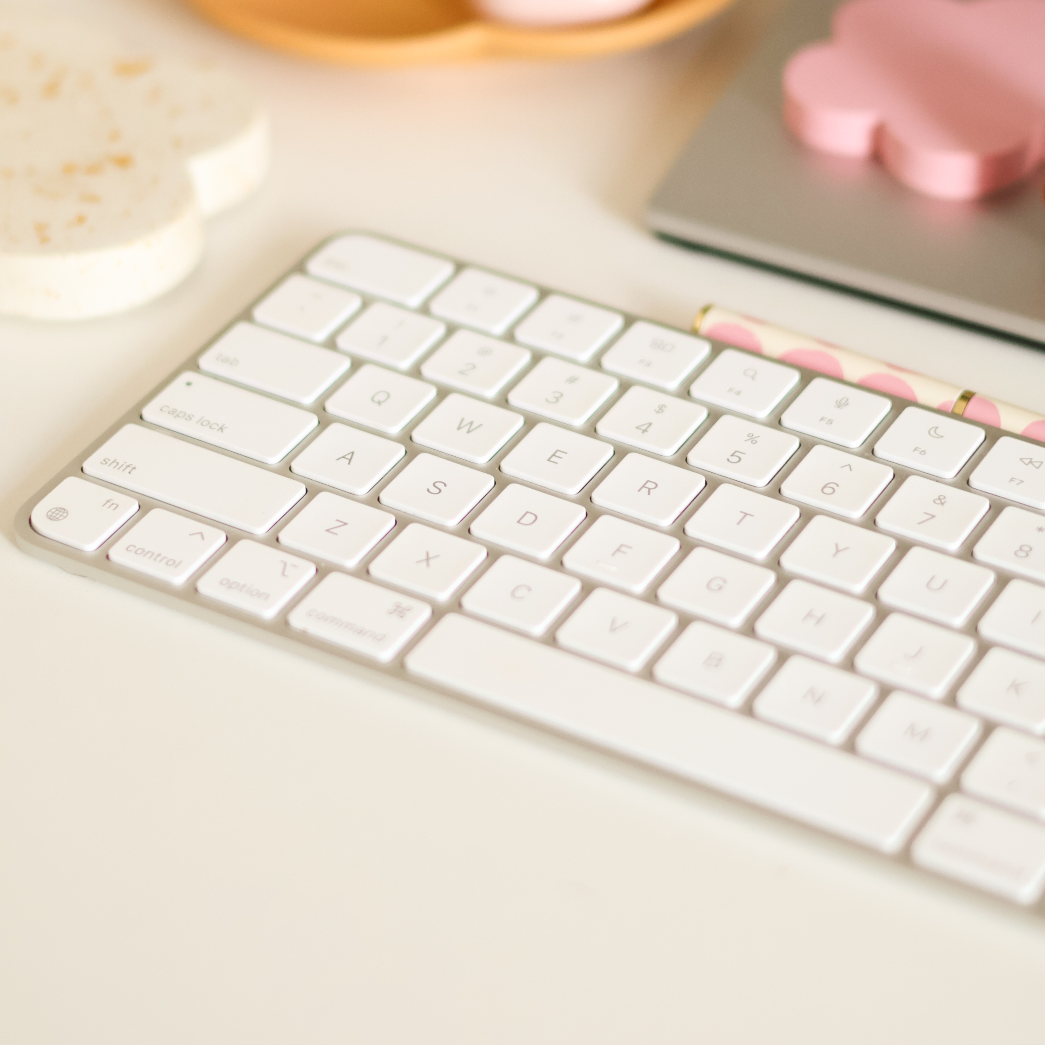 Apple Magic Keyboard thumbnail