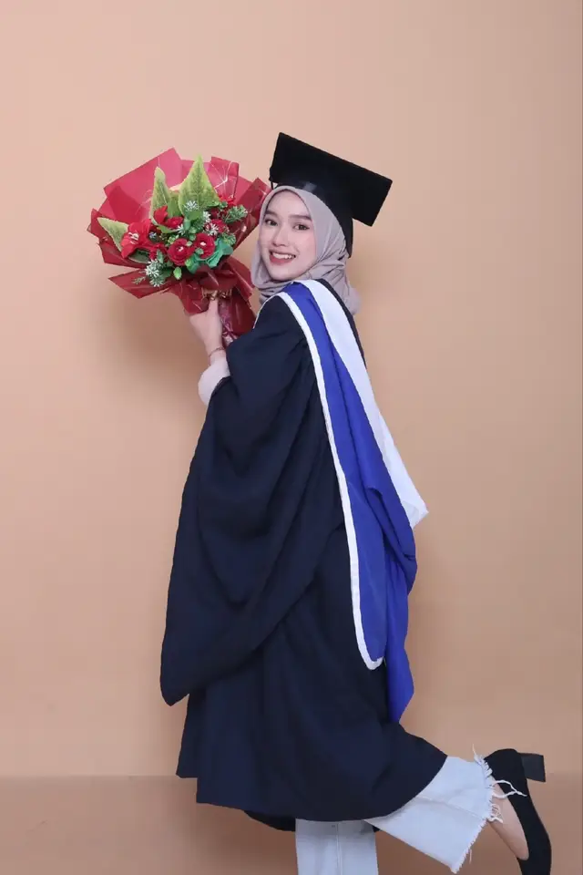 #clickstudio #iclickstudiokotamarudu #iclickselfphotostudio #convophotoshoot #iclicksabah #selfphotoconvocation 