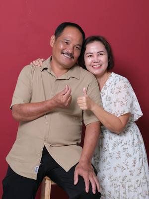 Smile, Pose, Click! – A family photoshoot is the perfect way to preserve your happiest moments. 📷✨ Link in bio to book! 