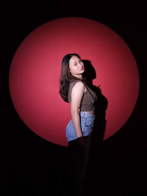 Guys, ada yang baru ni di iClick studio 😍 Jom cuba konsep spotlight.  Psstt~ sekarang kami ada promotion 🤩 Jom book slot