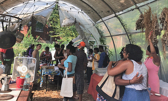 No Price Tags: These Neighbors Built Their Own Economy Without Money - YES! Magazine Solutions Journalism thumbnail