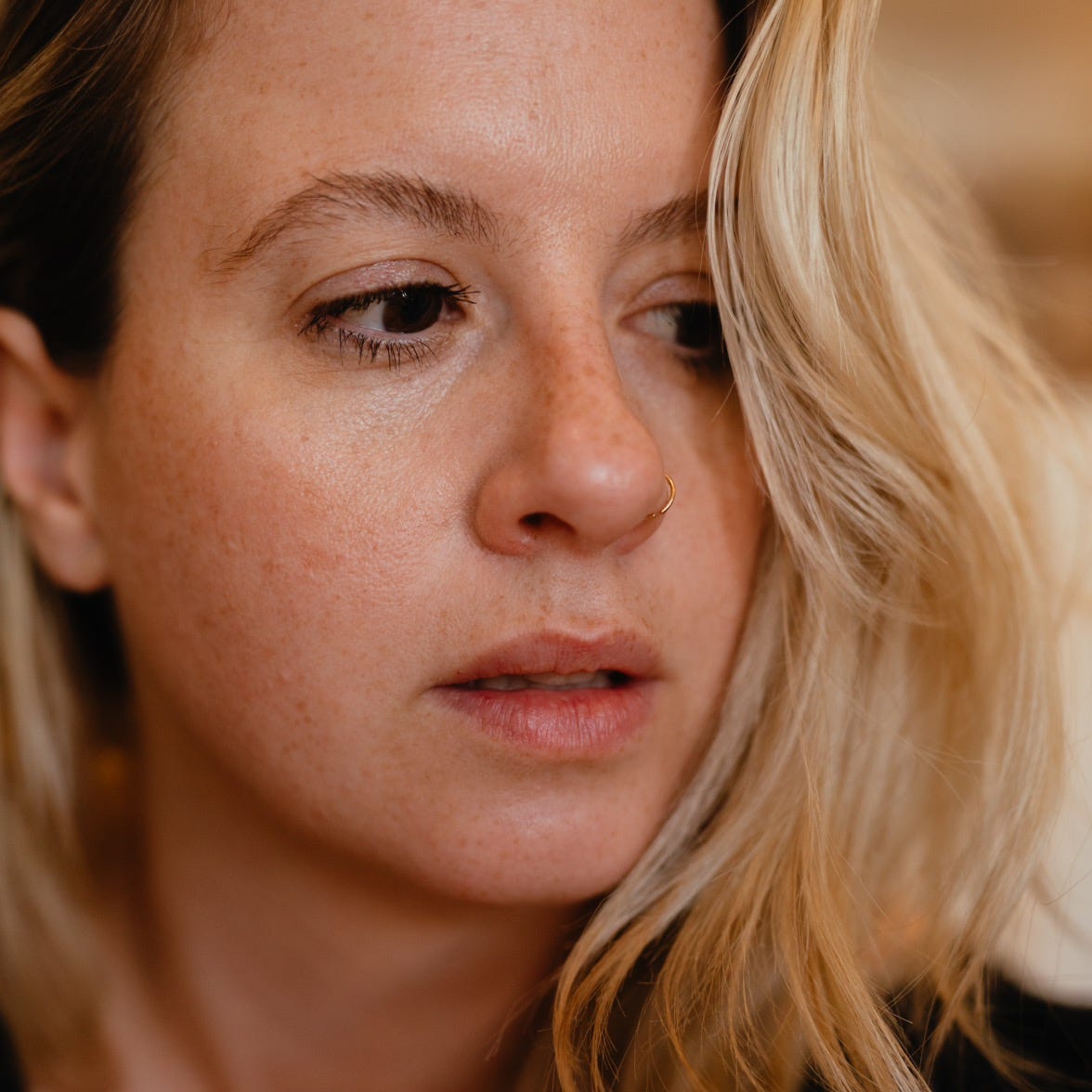 Julia Goolia | Substack thumbnail