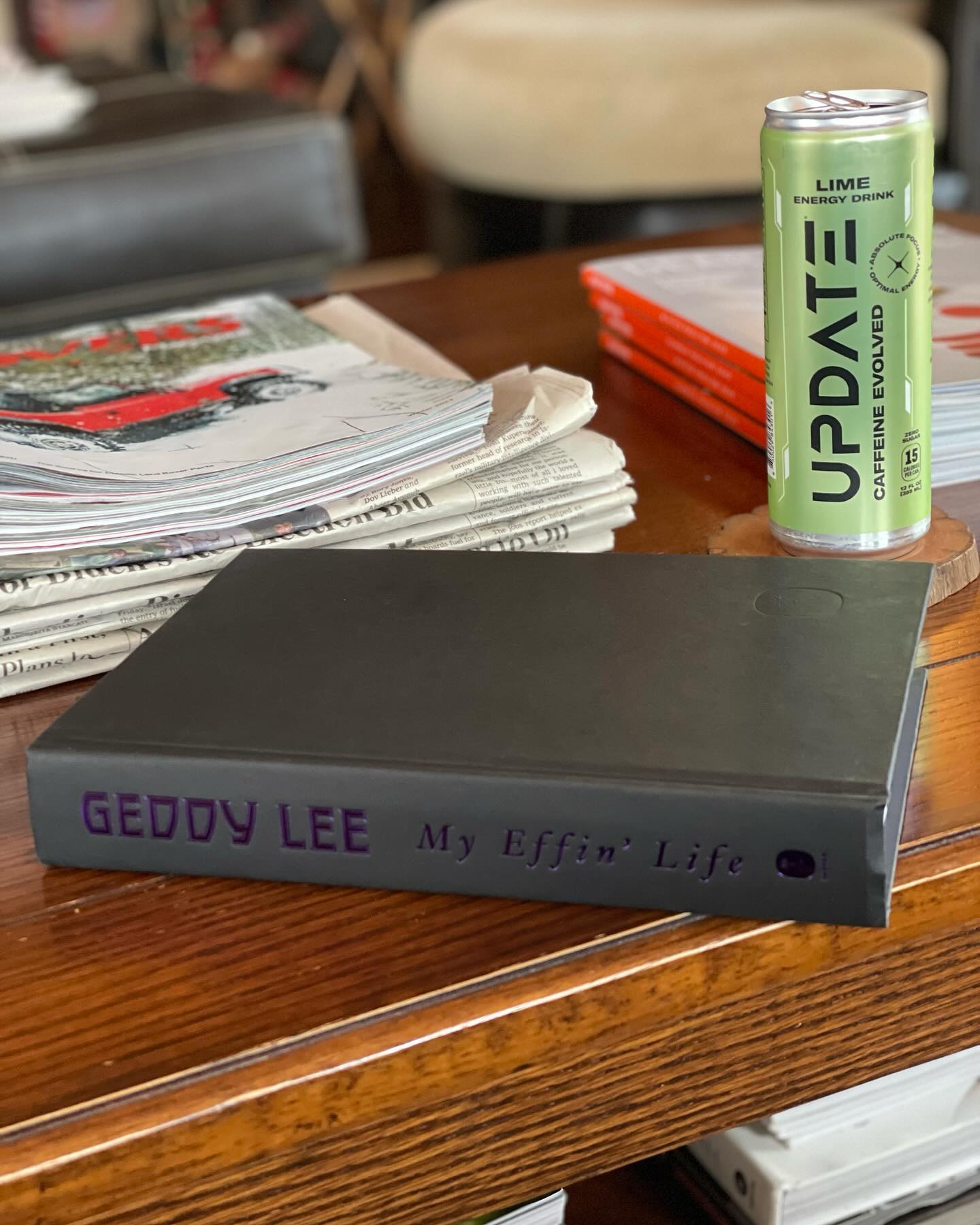 Well I was going to get a lot of work done today but I can’t put this book down! @geddyimages thanks for sharing your st