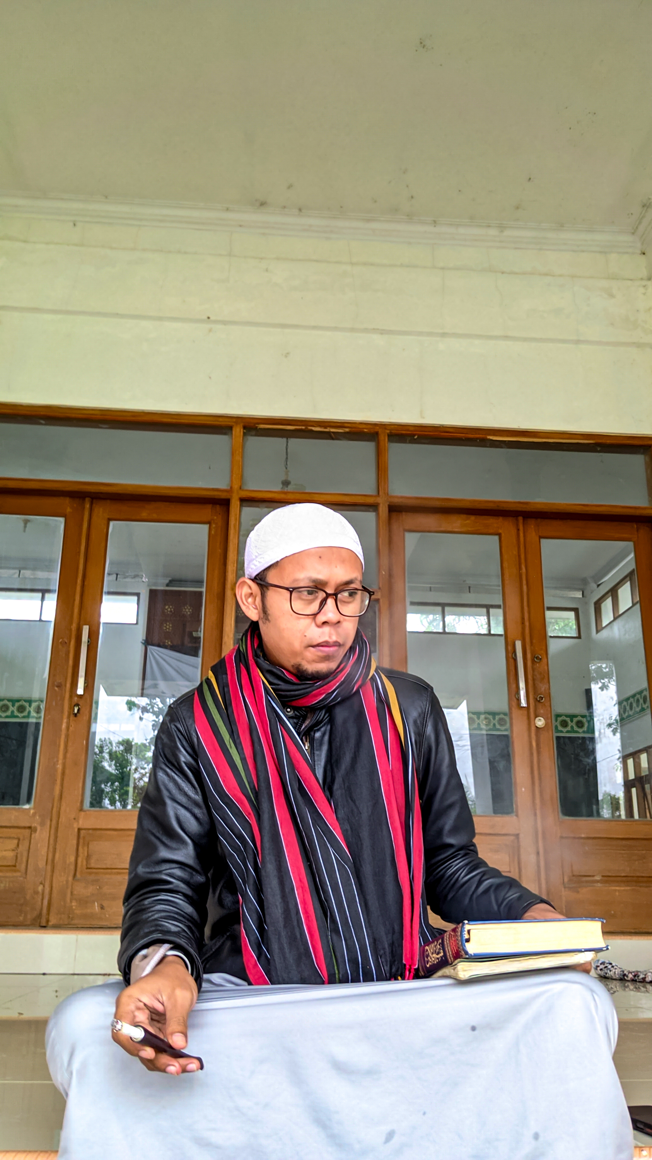 Ustadz Kholil Adzro'ie thumbnail