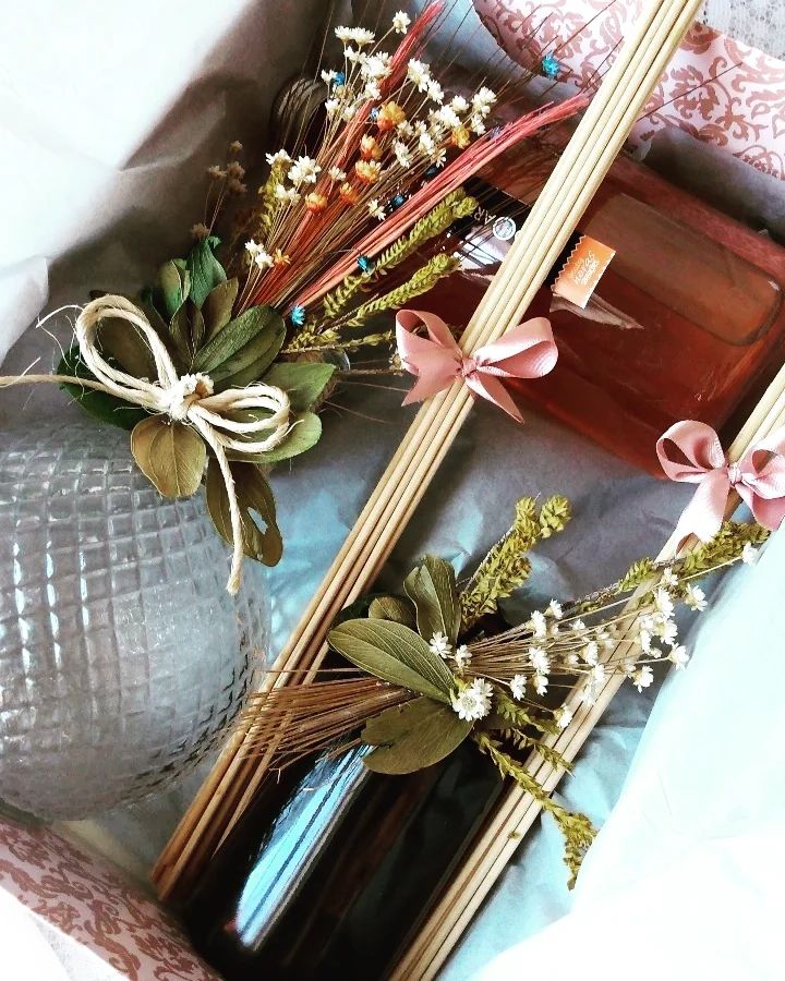 Um Arranjo perfumado já é incrível, imagine presentear com esse kit, um arraso não é mesmo!

O mais fascinante é que ele