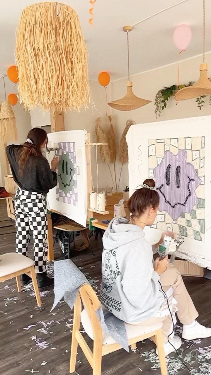 Der Tufting-Workshop am letzten Samstag im @its.a.moodio war einfach fantastisch! 💫
Ich bin so stolz auf meine Teilnehme