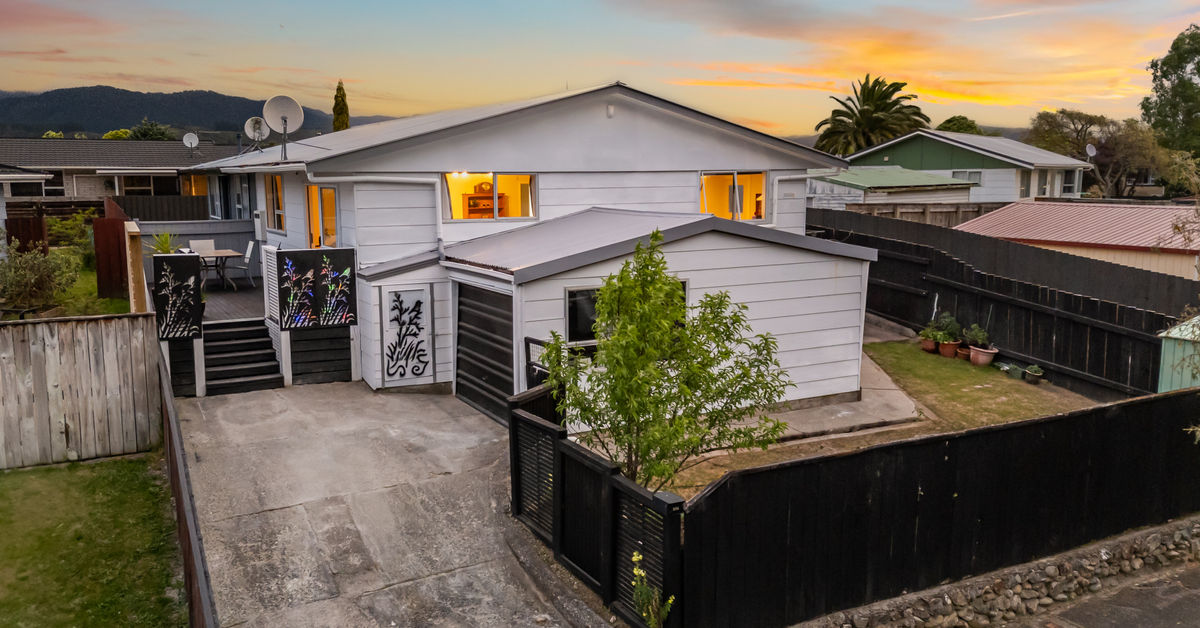 32A Hartford Crescent, Totara Park, Upper Hutt City thumbnail