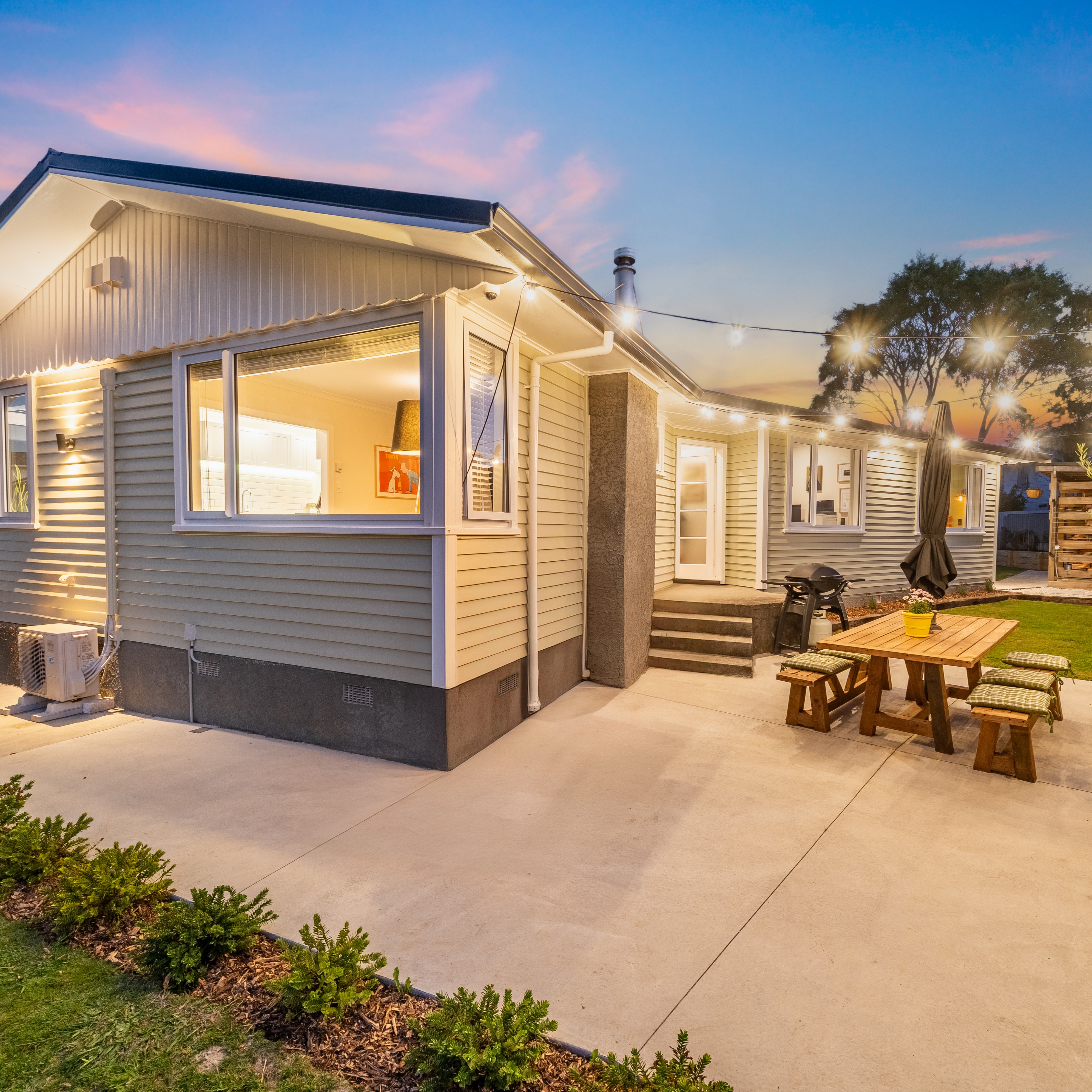 22 Pasadena Crescent, Totara Park thumbnail