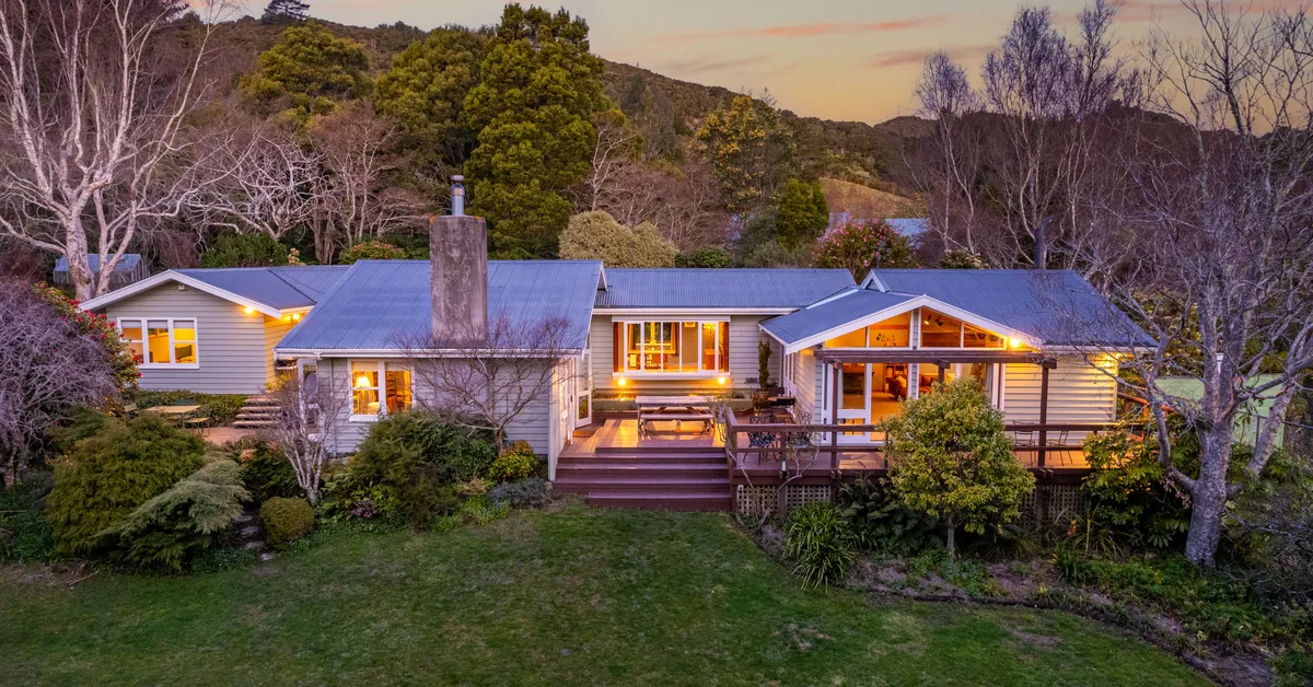 1031 Blue Mountains Road, Blue Mountains, Upper Hutt City thumbnail